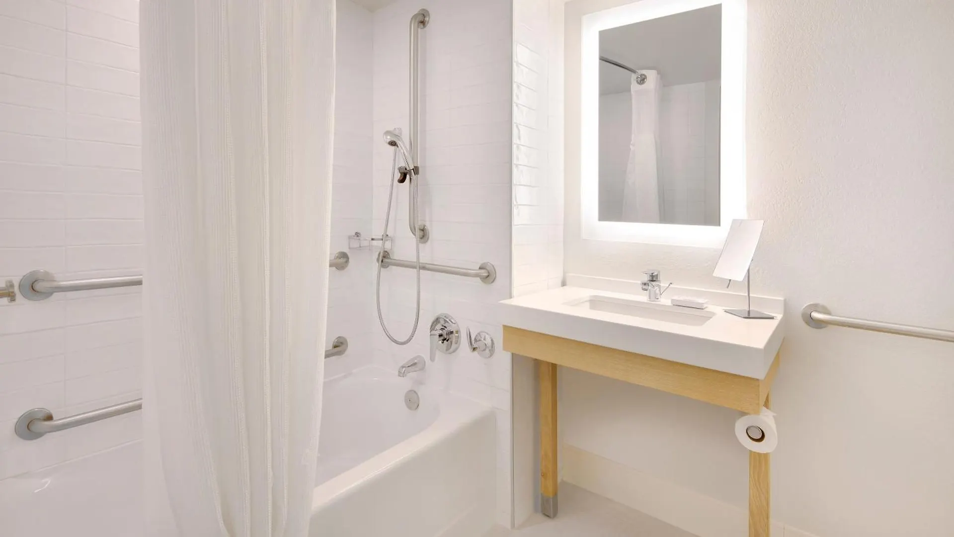 Delta Hotels By Marriott Daytona Beach Oceanfront 3*,  United States